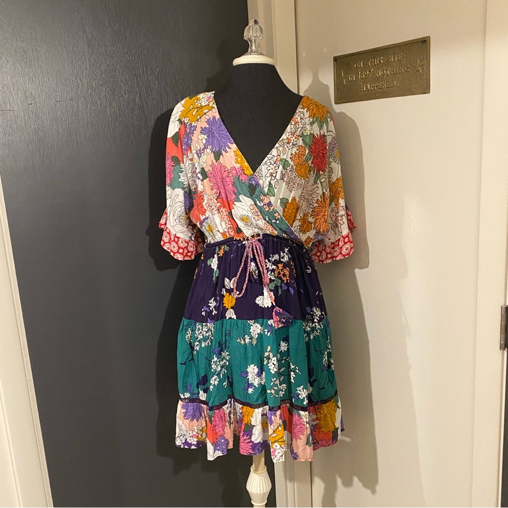 💜 Anthropologie Mixed Print Pattern Boho Dress Tie Waist & Ruffle Tier Skirt